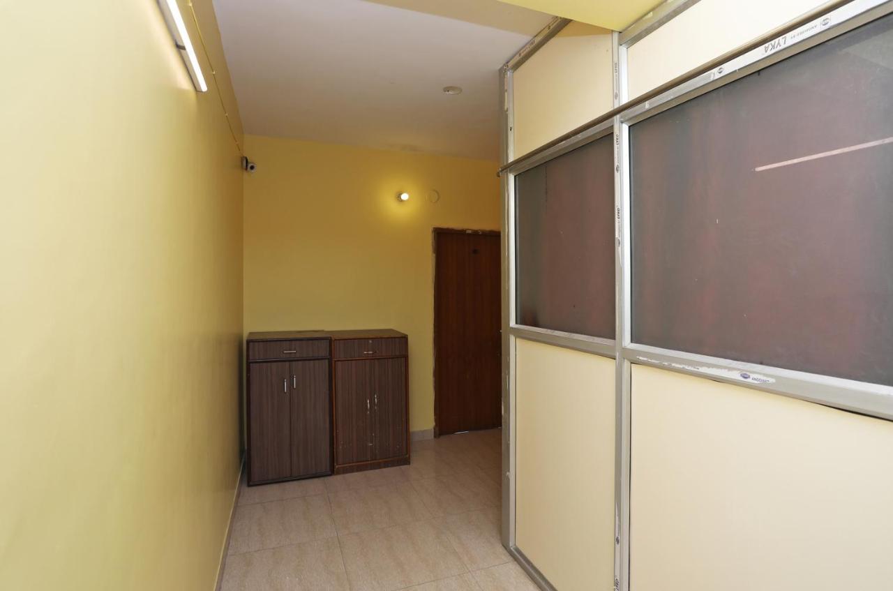 Oyo 14818 Sudarshan Apartment Kolkata Luaran gambar