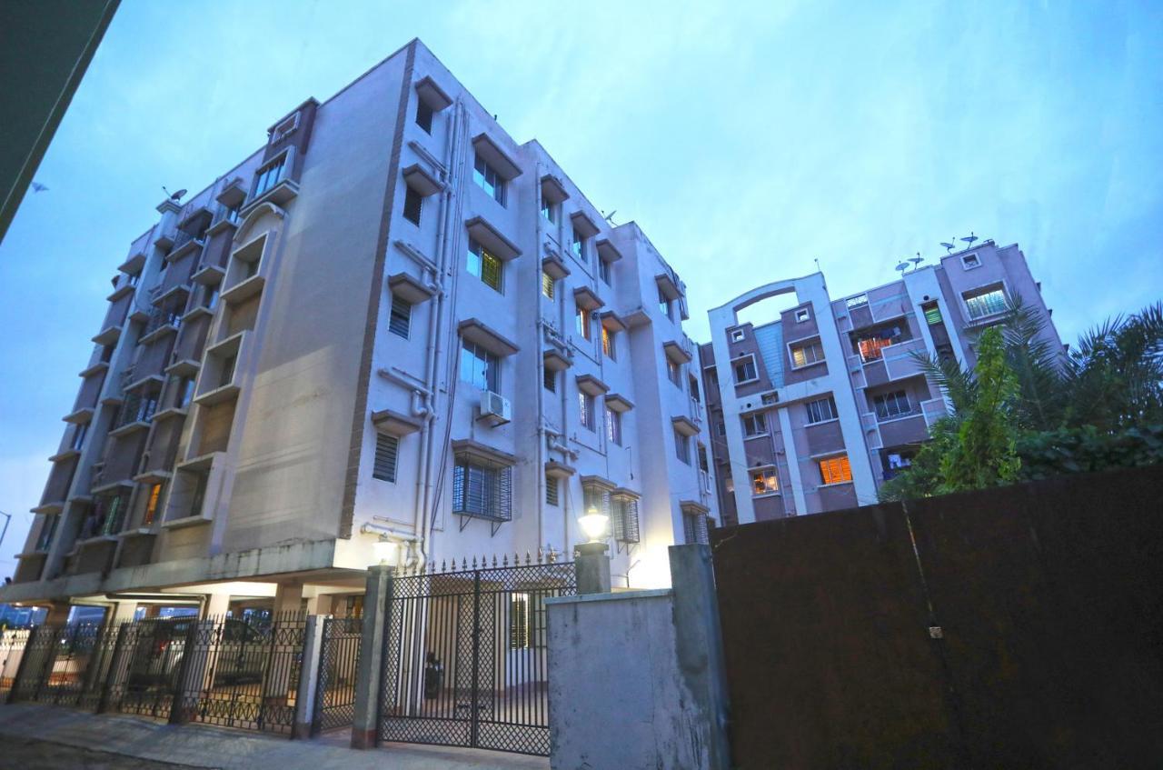 Oyo 14818 Sudarshan Apartment Kolkata Luaran gambar
